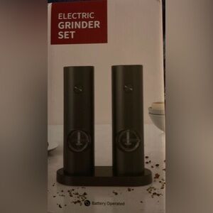 Black Electric Salt and Pepper Automatic Grinders. One Button Operation. NIB
